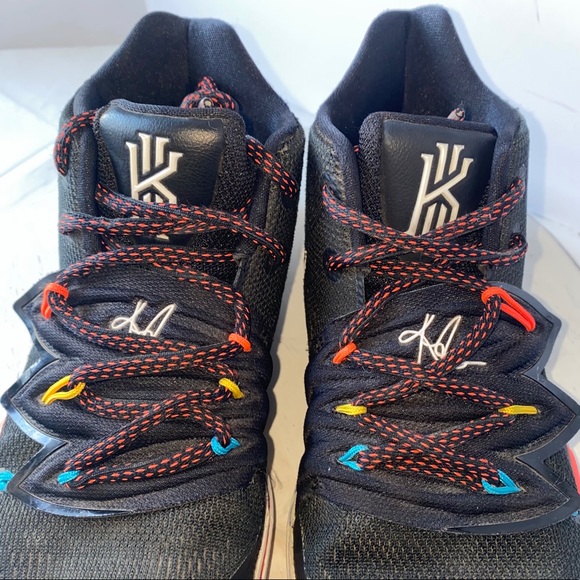 Nike Kyrie 5 Friends Special Edition GS 5Y - Picture 7 of 14